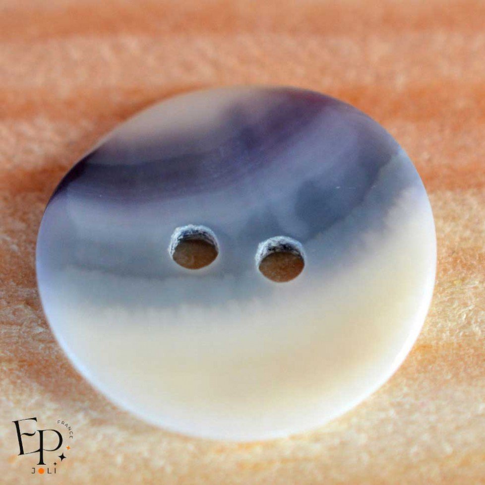 Bouton Nacre naturelle Bleu et ivoire 22 mm Bouton Nacre naturelle Bleu et ivoire 22 mm