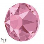 Zoom sur strass Light Rose – cristal rose tendre au fini brillant et pur