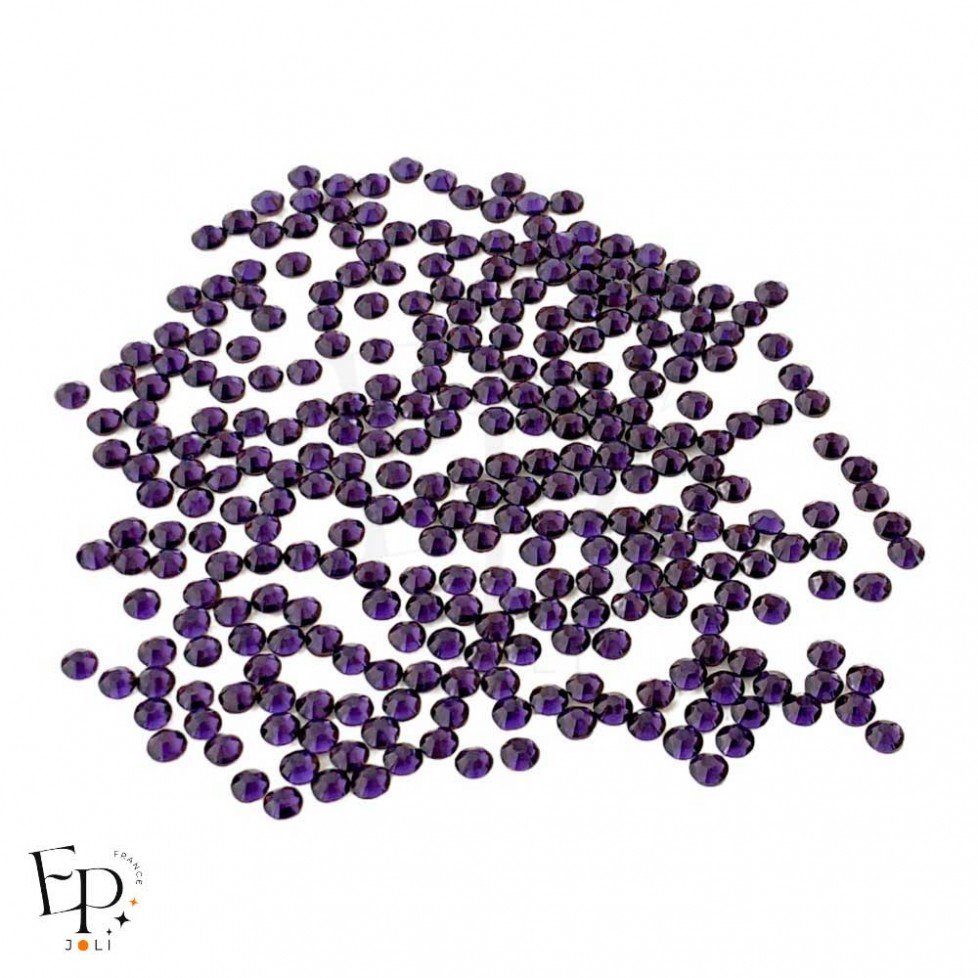 Strass Swarovski Purple Velvet thermocollant 3 mm – violet profond et élégant Strass Swarovski Purple Velvet thermocollant 3 mm – violet profond et élégant