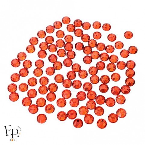 Strass Swarovski Hyacinth 5 mm – nuance feu orangé dynamique sur fond neutre