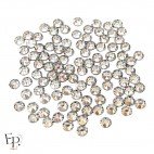 Strass Swarovski Crystal 4 mm – reflets neutres et brillants sur fond neutre