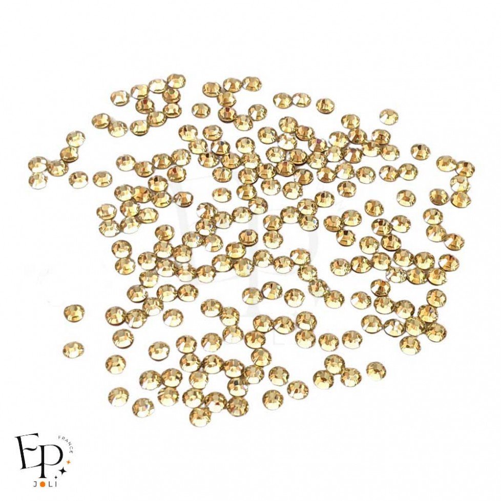 Strass Swarovski Jonquil 3 mm thermocollant – jaune pâle doux et lumineux Strass Swarovski Jonquil 3 mm thermocollant – jaune pâle doux et lumineux