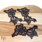 Grands bouquets thermocollants noirs en dentelle de Calais- Caudry®  maison Jean Bracq  - fond bois